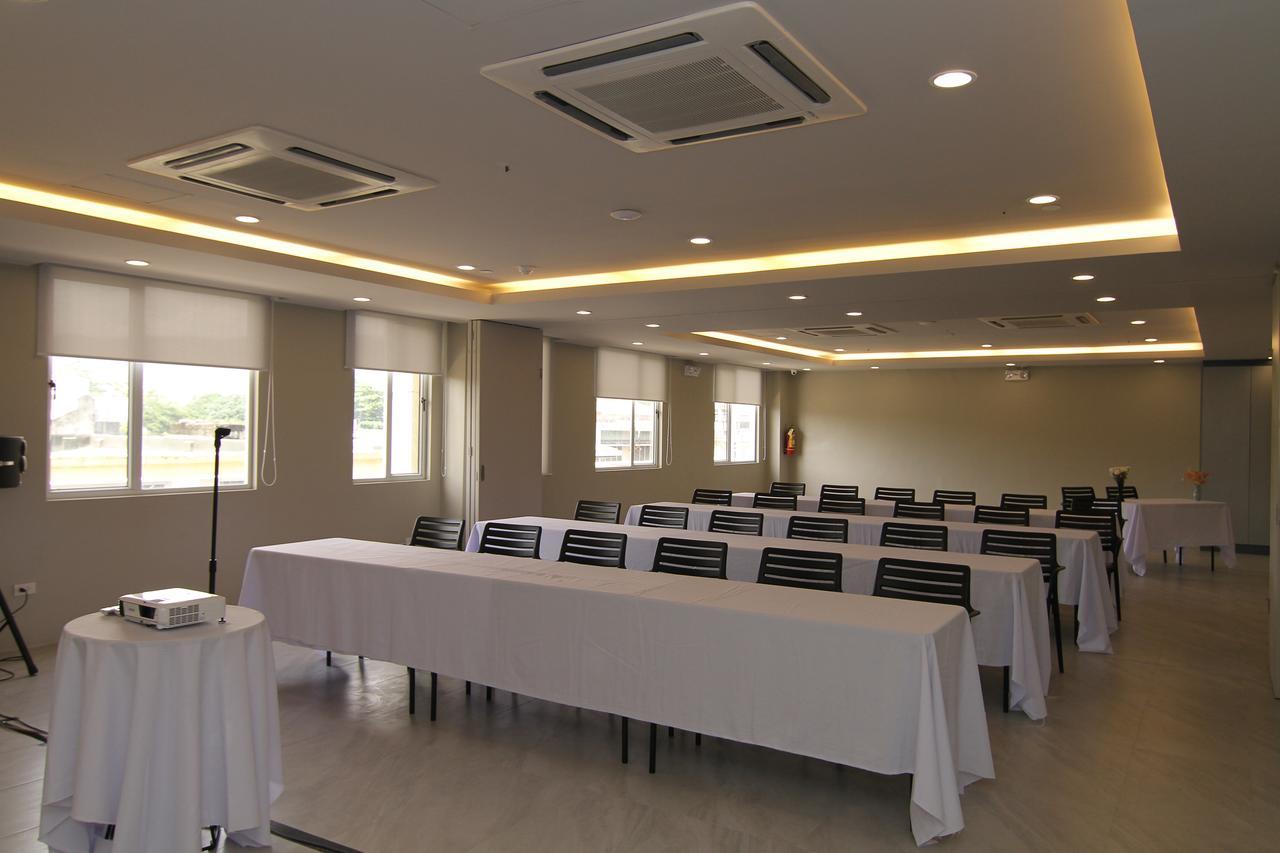 Cebu Hotel Plus Eksteriør bilde